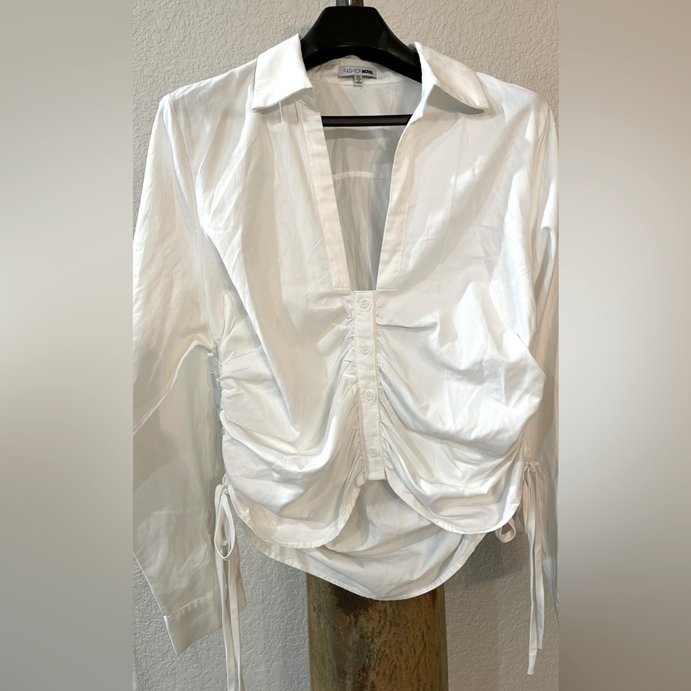 Fashion Nova Classic White Blouse W drawstring sides hi lo Women’s 1XL lg sleeve
